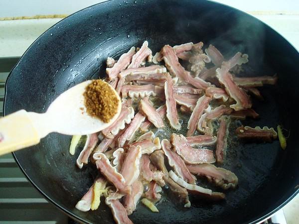 爆炒牛腸的做法-香辣味炒菜譜