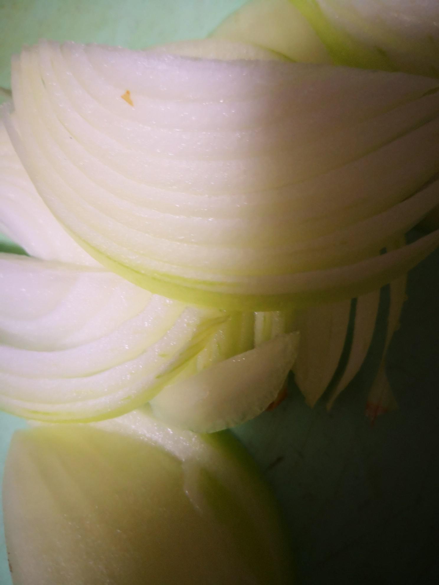 圓蔥拌黃瓜枸杞的做法-家常味拌菜譜