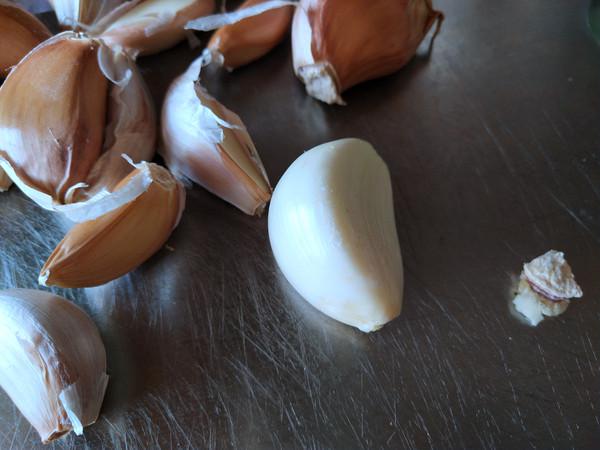 臘八蒜的做法-酸甜味腌菜譜