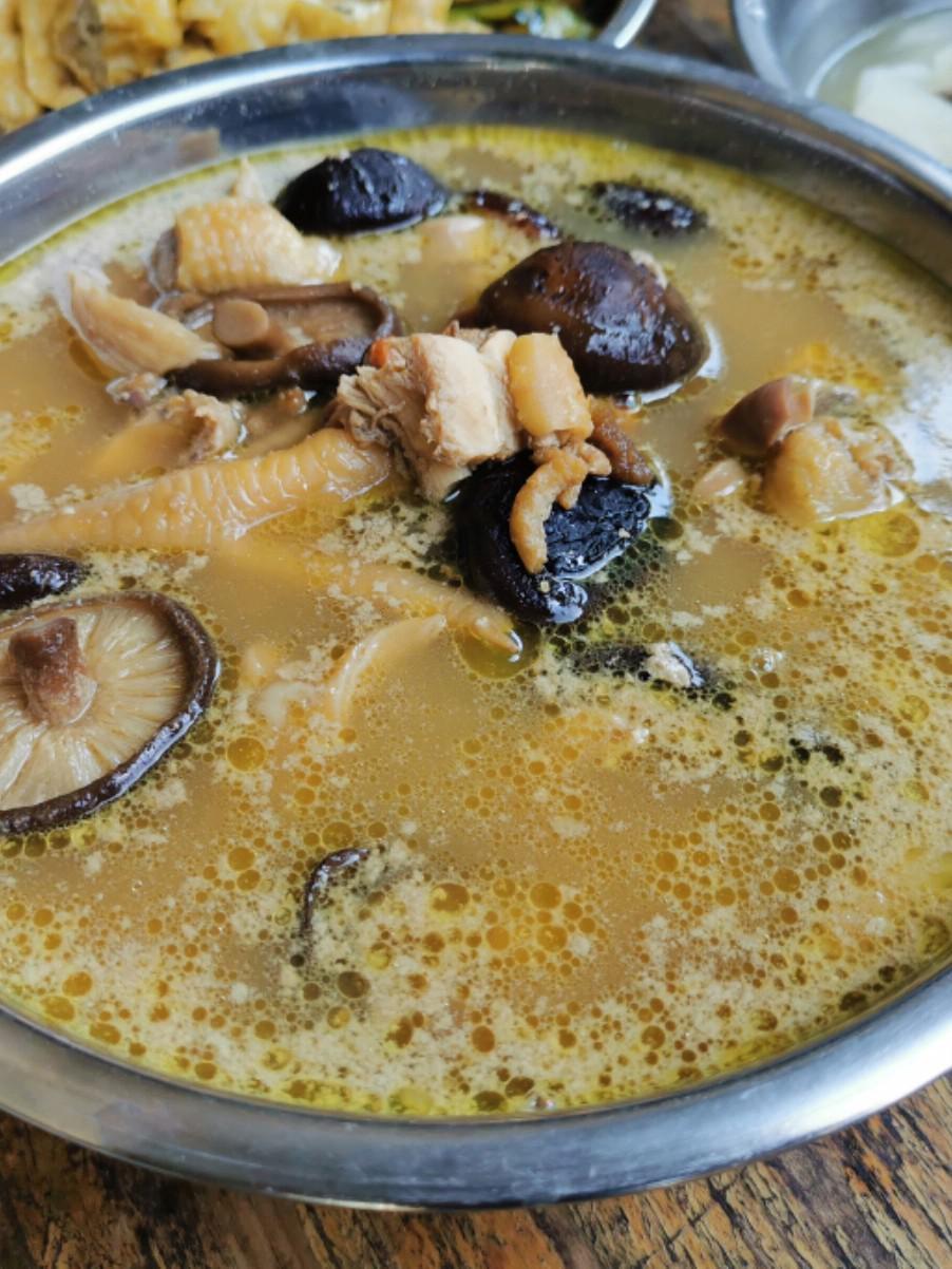 豬肚雞煲（鳳投胎版）的做法-咸鮮味煲菜譜