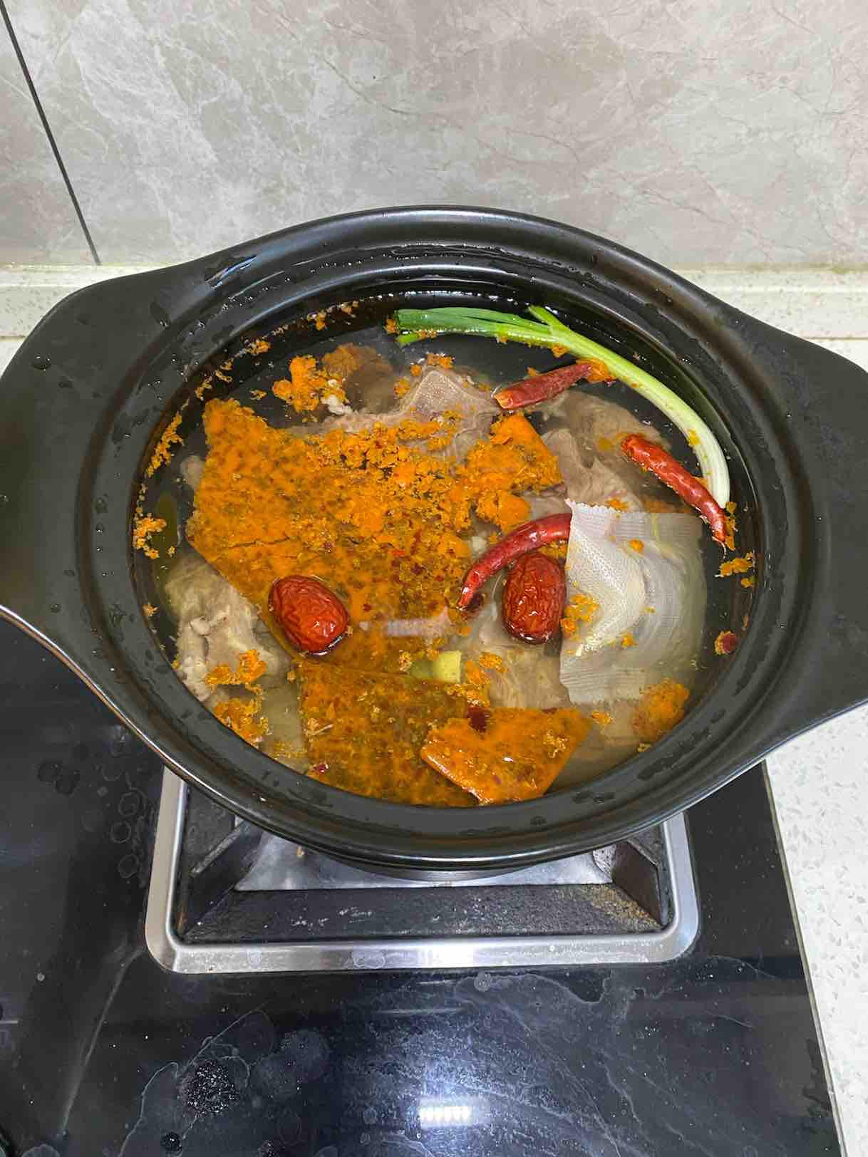 羊骨肉鍋仔的做法-麻辣味燉菜譜