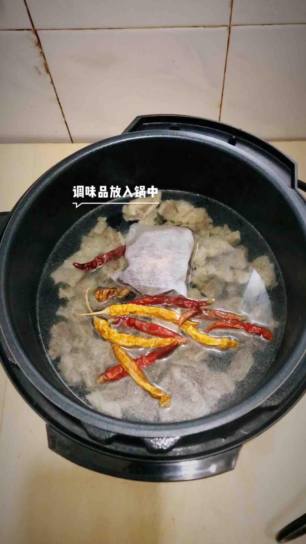 砂鍋燉牛腩的做法-香辣味燉菜譜