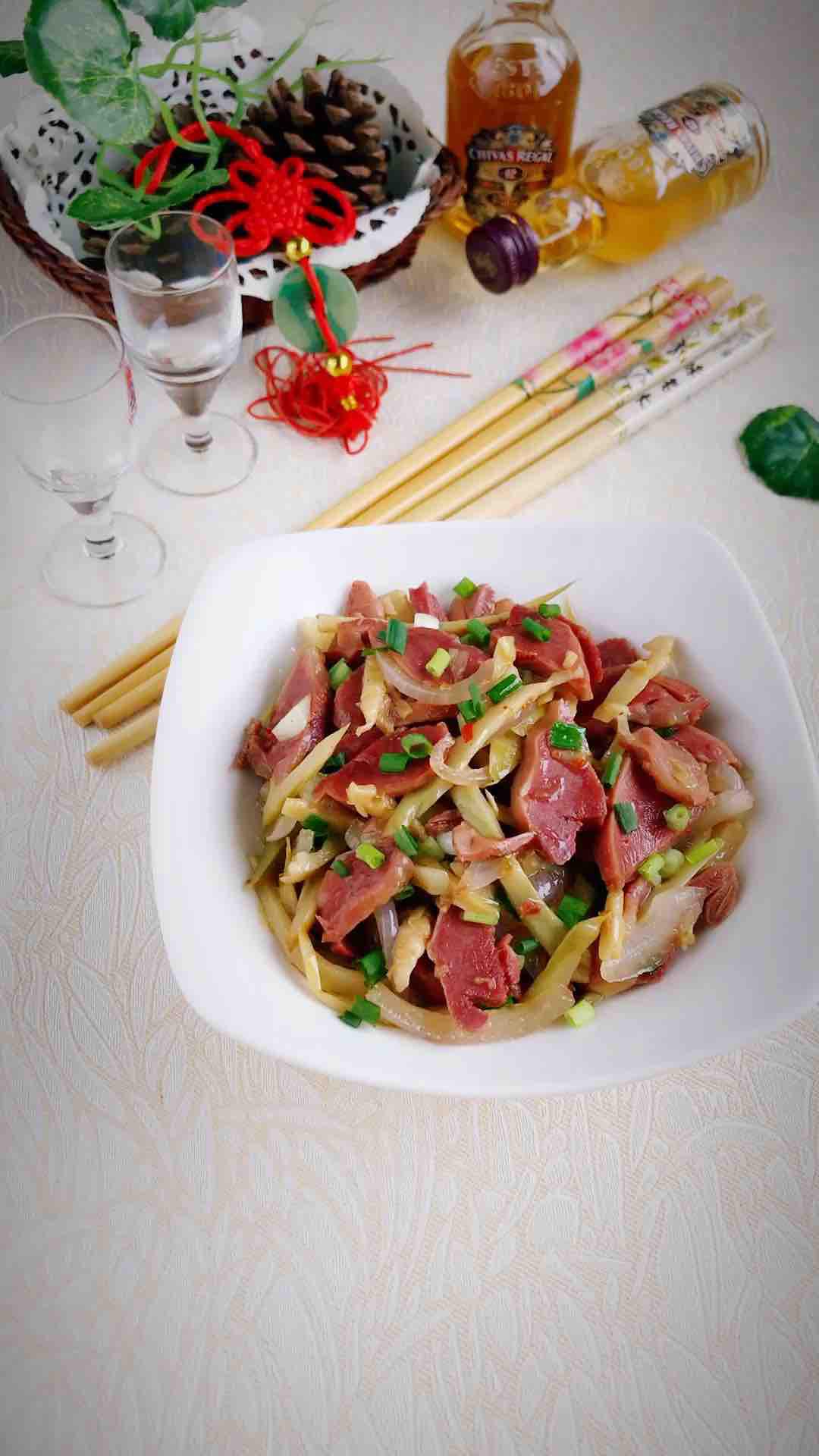 野酸筍鹵鴨肫的做法-酸辣味炒菜譜