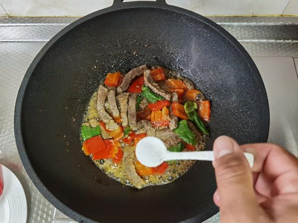 紅紅火火青紅椒小炒牛肉的做法-咸鮮味炒菜譜