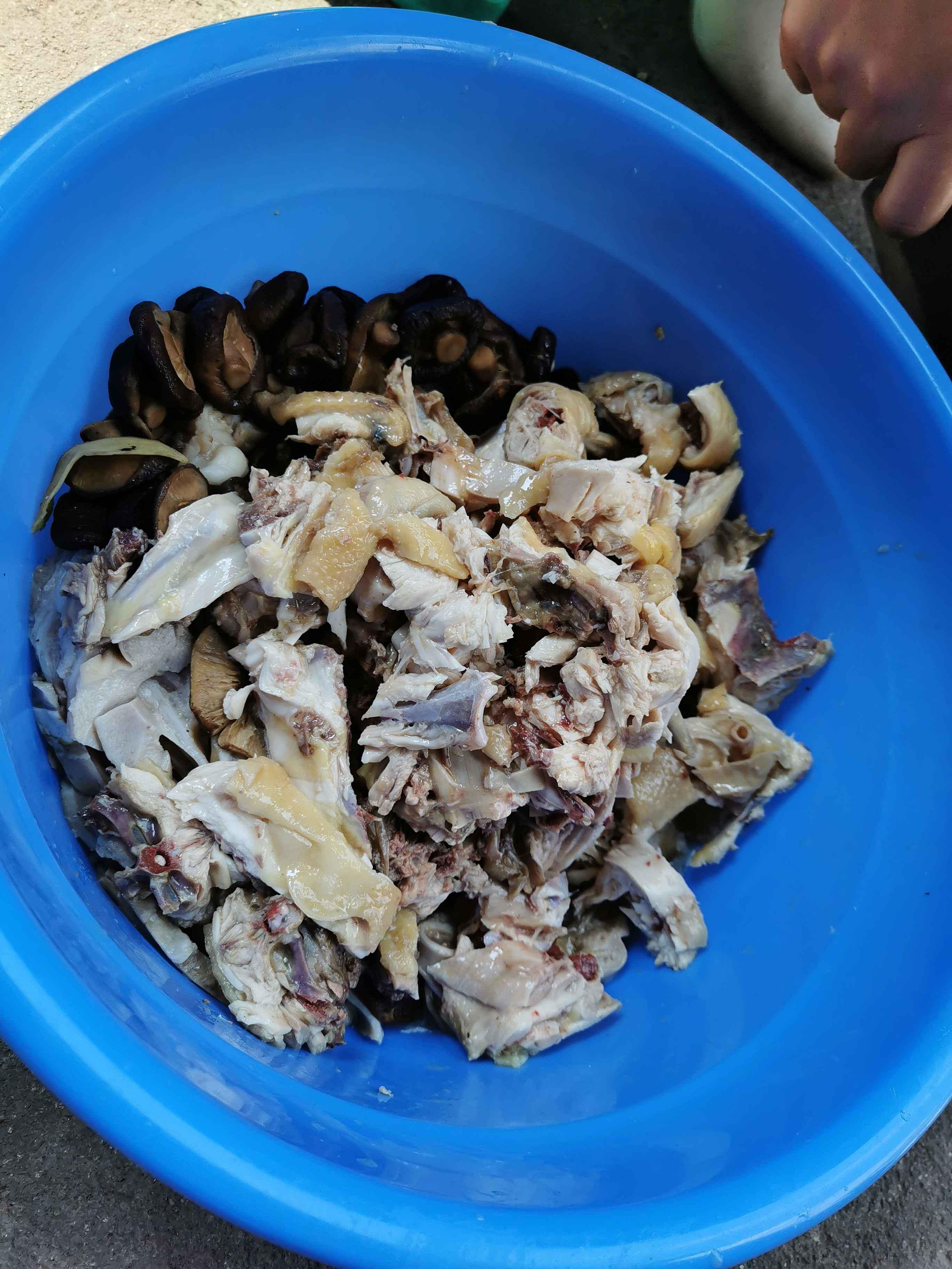 豬肚雞煲（鳳投胎版）的做法-咸鮮味煲菜譜