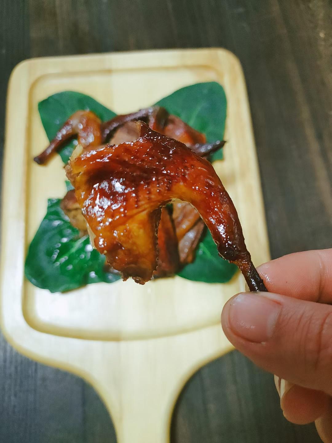 烤乳鴿的做法-家常味烤菜譜-易網健康養生網 烤乳鴿的做法-家常味烤菜譜