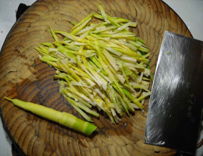 野酸筍鹵鴨肫的做法-酸辣味炒菜譜