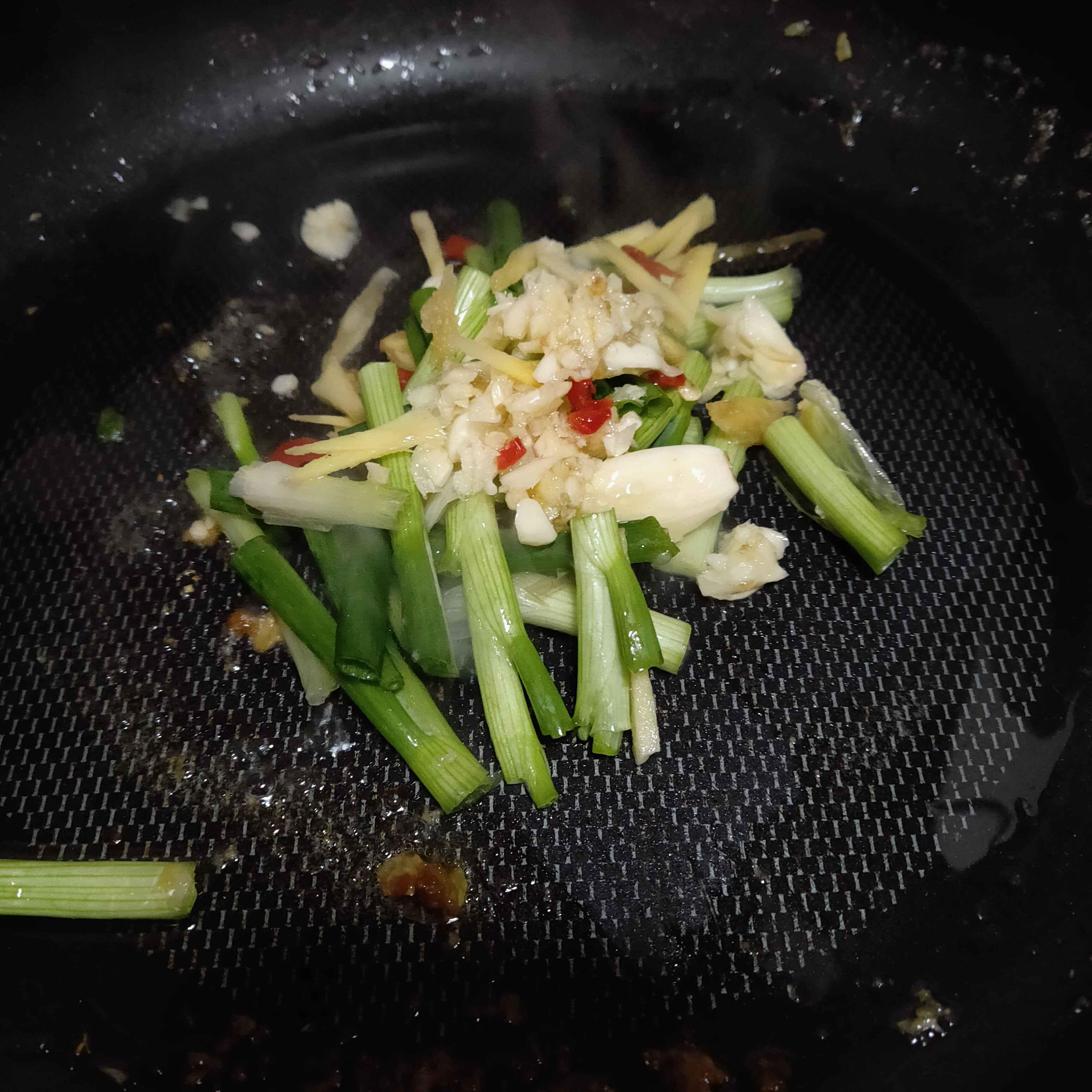 爆炒皮皮蝦的做法-咸鮮味炒菜譜-易網健康養生網 爆炒皮皮蝦的做法-咸鮮味炒菜譜