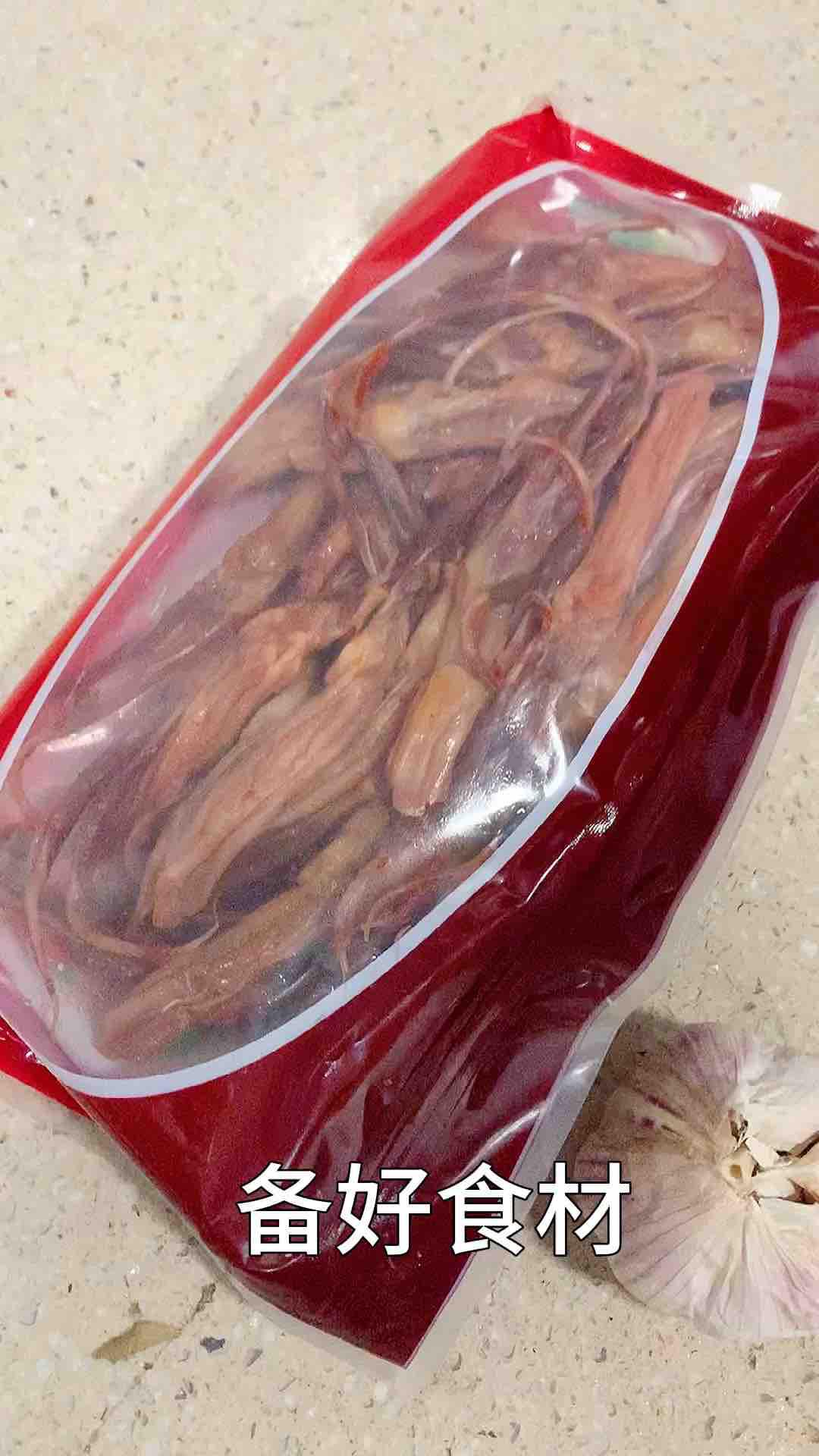 按孩子的要求,來個全新的鴨舌小吃的做法-家常味燒菜譜-易網(wǎng)<a href=http://m.henggaotouzi.com/ target=_blank class=infotextkey>健康養(yǎng)生</a>網(wǎng) 按孩子的要求,來個全新的鴨舌小吃的做法-家常味燒菜譜