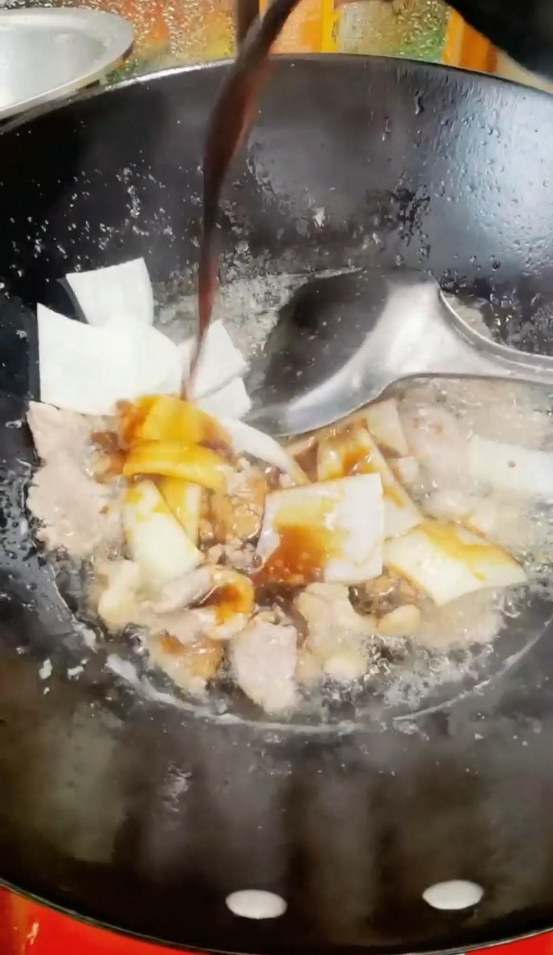 木耳炒肉的做法-咸鮮味炒菜譜