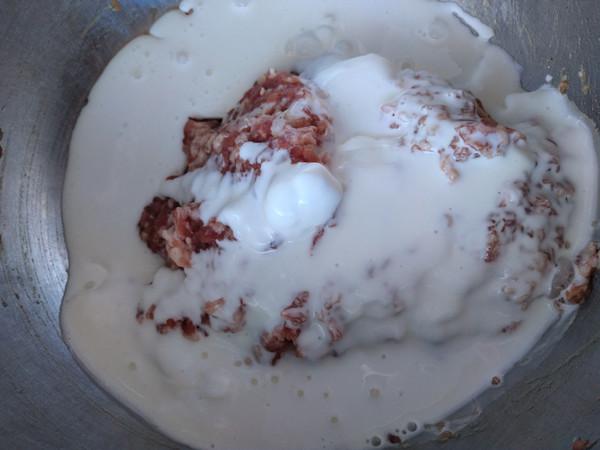 干炸丸子的做法-家常味炸菜譜