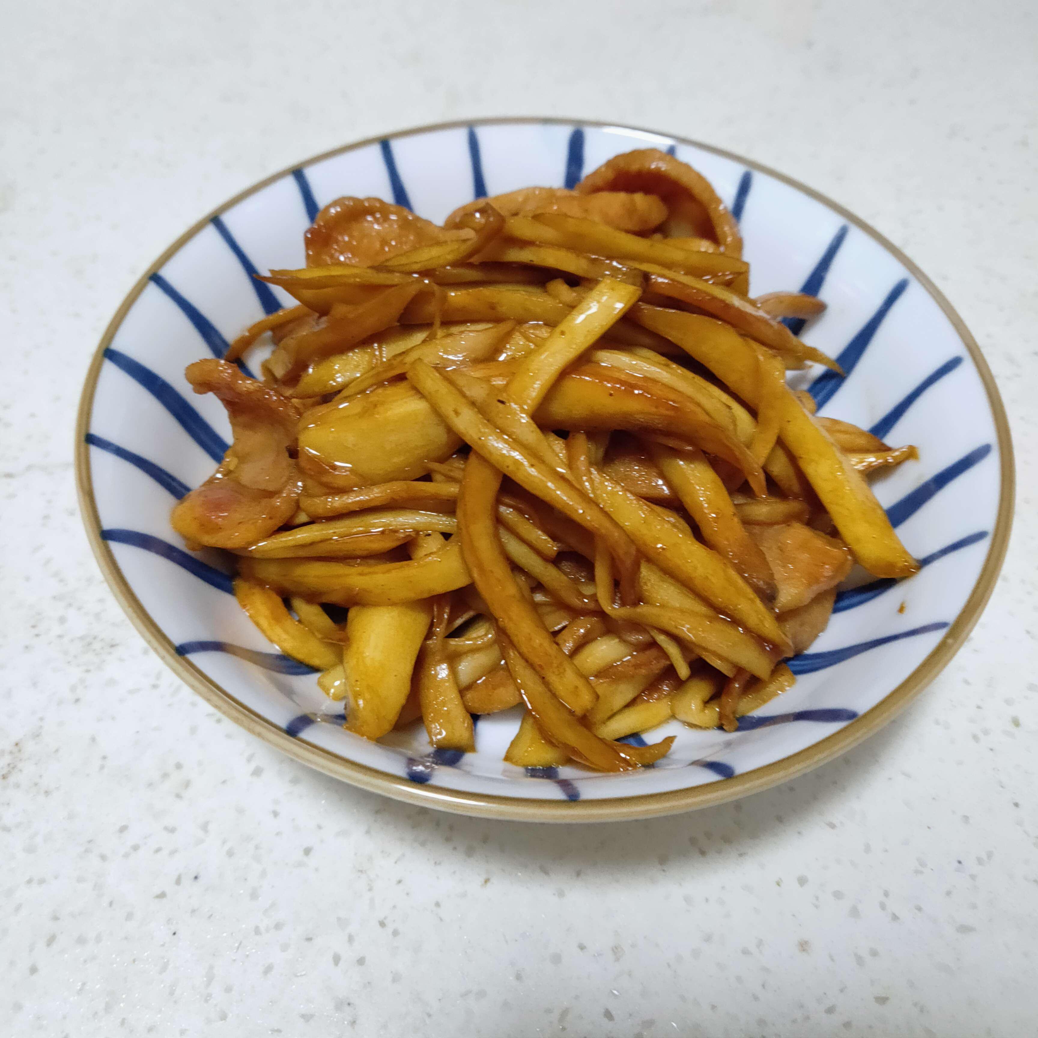 杏鮑菇炒肉腸的做法-咸鮮味炒菜譜