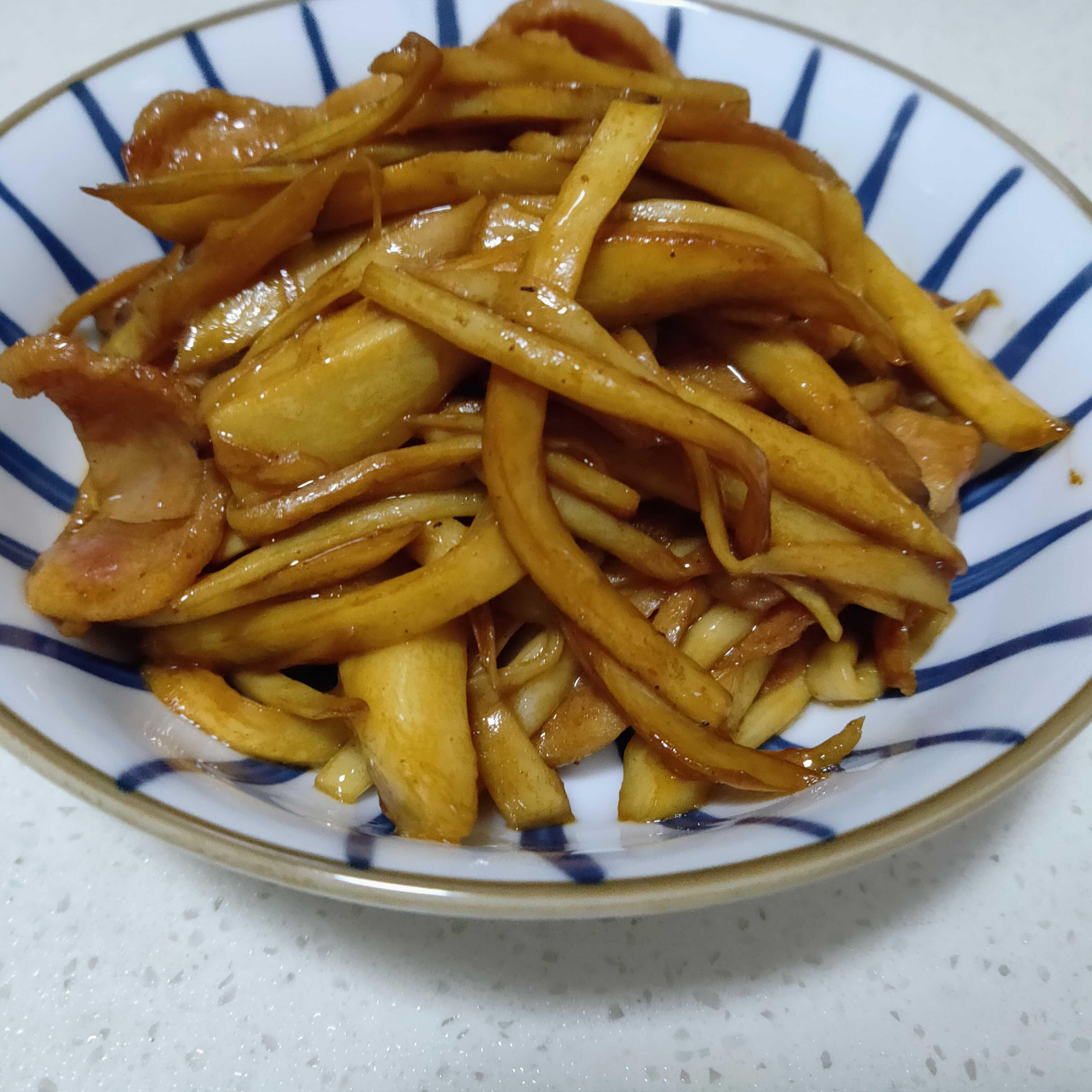 杏鮑菇炒肉腸的做法-咸鮮味炒菜譜