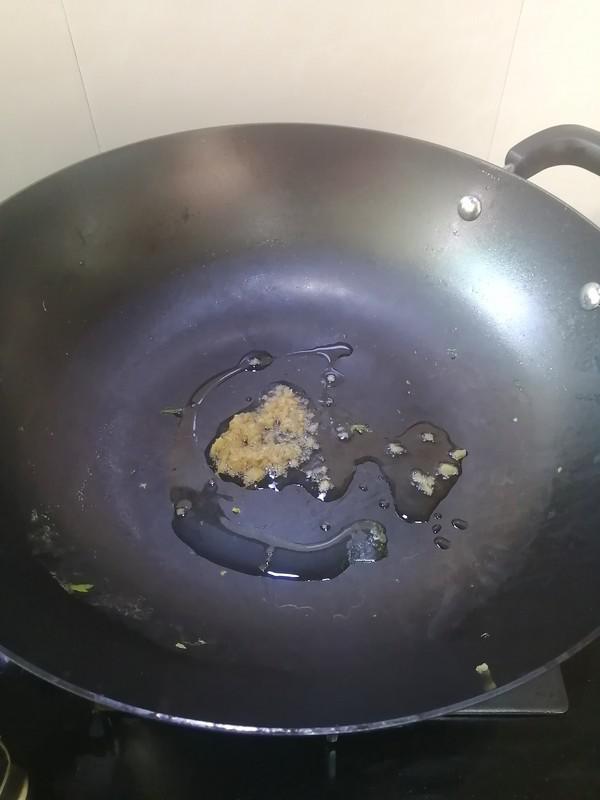 簡(jiǎn)簡(jiǎn)單單也不失美味~~臘肉炒西芹的做法-家常味炒菜譜