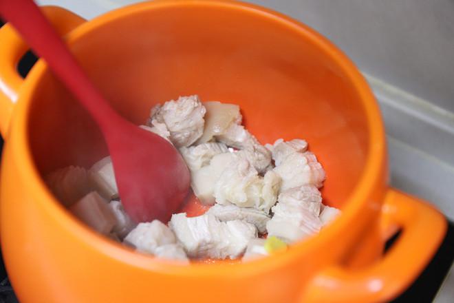 砂鍋紅燒肉的做法-咸鮮味煮菜譜