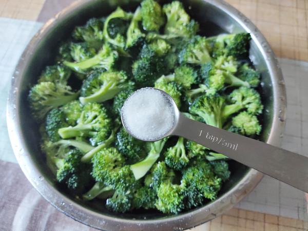 涼拌西蘭花的做法-其它口味拌菜譜