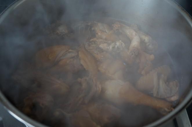 不用濃油赤醬也可以很下飯紅燒栗子雞的做法-家常味燉菜譜