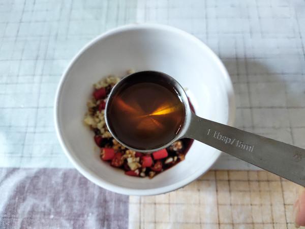 涼拌折耳根的做法-酸辣味拌菜譜