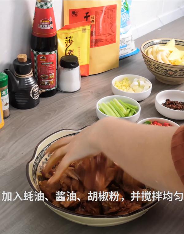 干鍋雞怎樣做才能又香又入味，這個方法收的做法-麻辣味炸菜譜