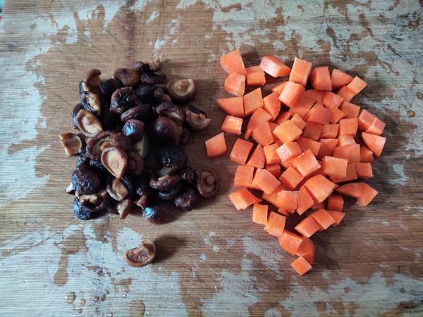 電飯煲臘肉燜飯的做法-其它口味煮菜譜