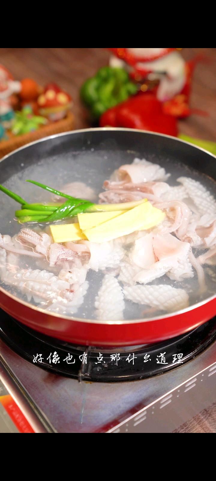 這道巨好吃的爆炒魷魚，脆爽鮮嫩的口感，的做法-家常味炒菜譜