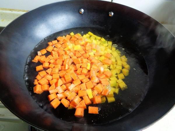 胡蘿卜黃瓜炒肉丁的做法-家常味炒菜譜