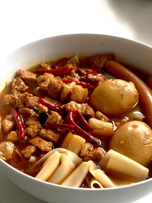 板面 紅燒肉面的做法-香辣味燉菜譜