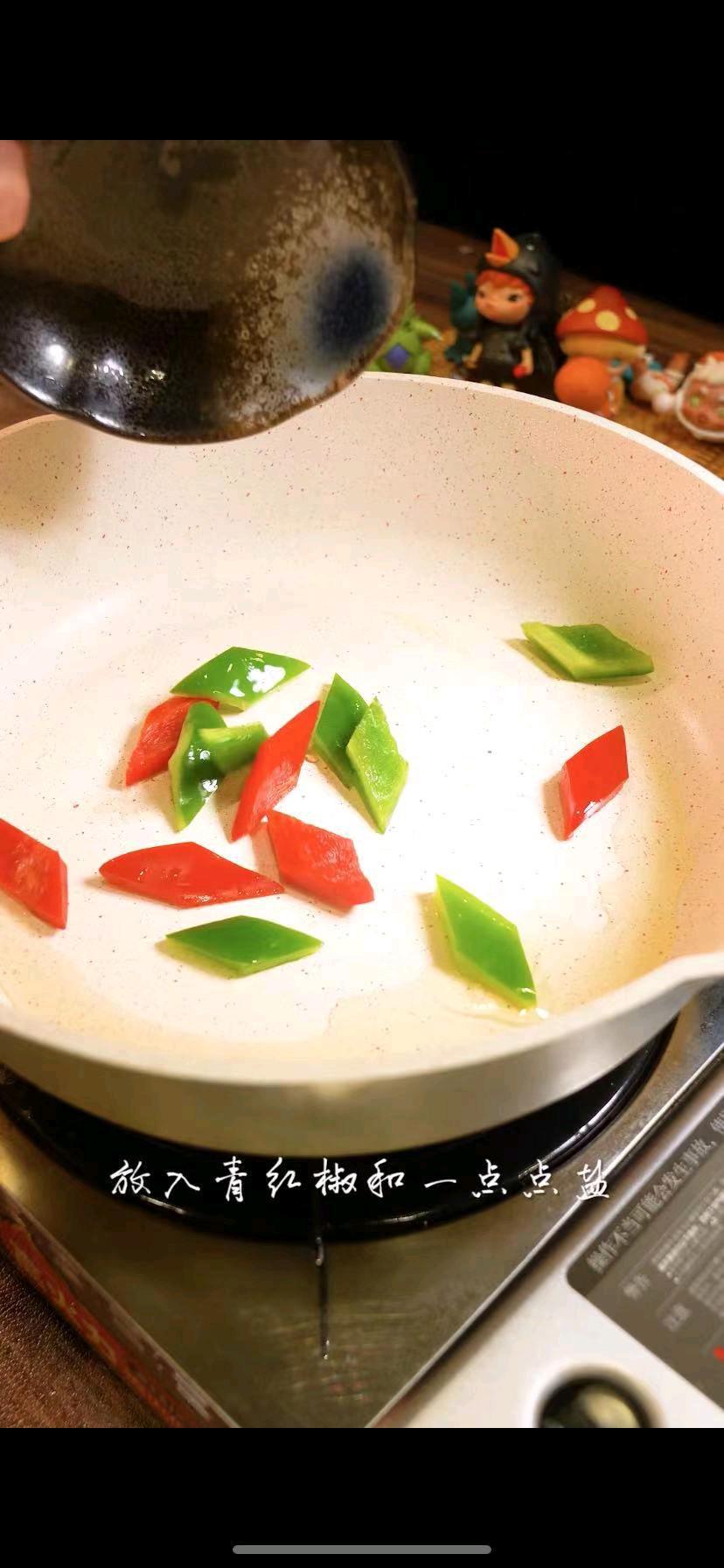 這道經典粵菜咕咾肉,酸甜可口真的太好吃的做法-酸甜味炒菜譜