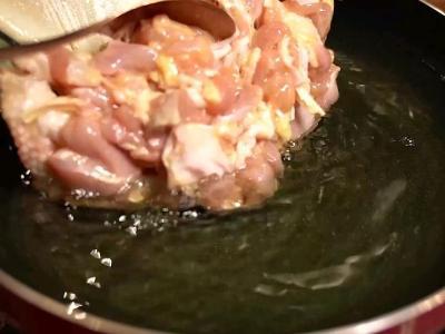 這辣子雞做完不拿去開店，我感覺都對不起的做法-香辣味炒菜譜