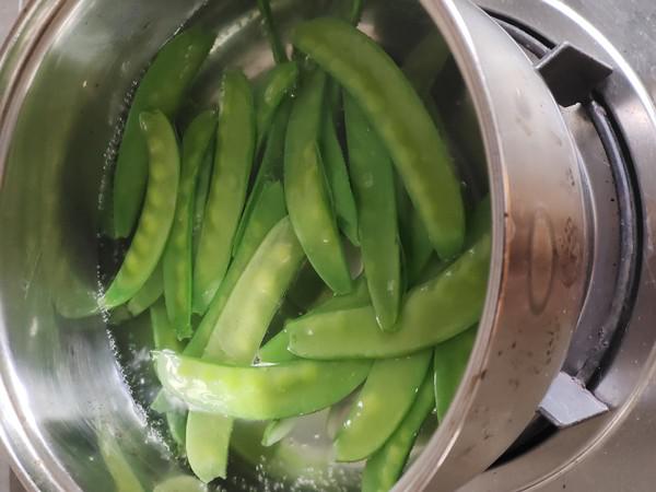 荷蘭豆炒臘肉的做法-咸鮮味炒菜譜