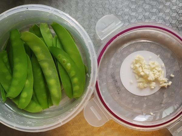 荷蘭豆炒臘肉的做法-咸鮮味炒菜譜