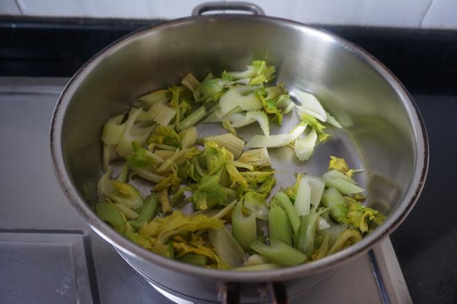 西芹木耳炒肉片的做法-醬香味炒菜譜