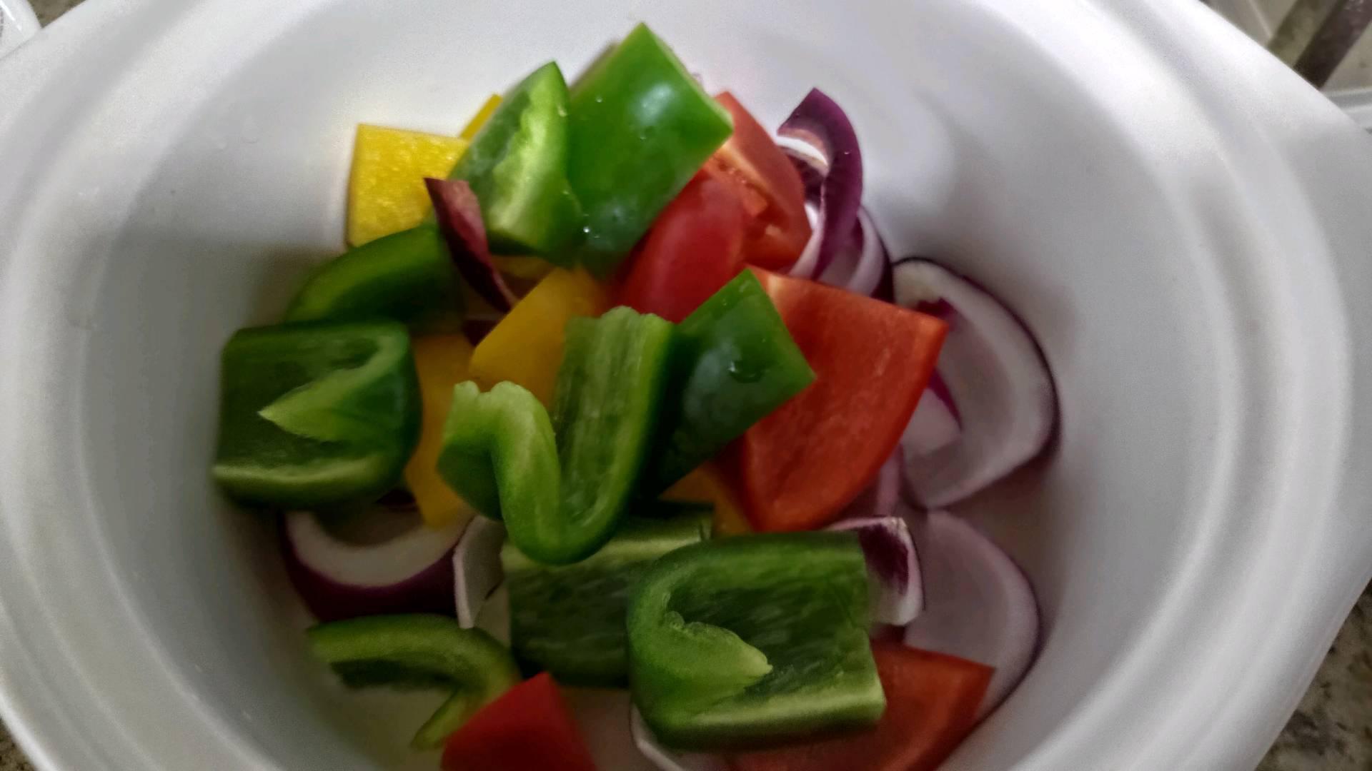 基礎粵菜 沙姜啫啫雞煲的做法-咸鮮味燜菜譜