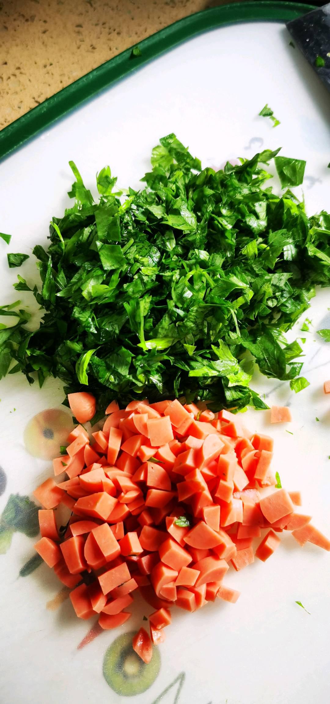 芹菜葉蛋餅的做法-五香味煎菜譜