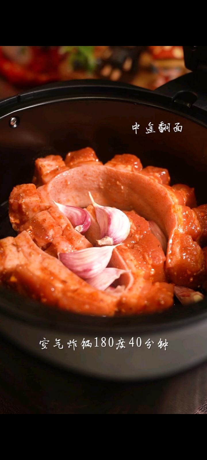 肉食黨一定不能錯(cuò)過(guò)的脆皮五花肉的做法-咸鮮味炸菜譜