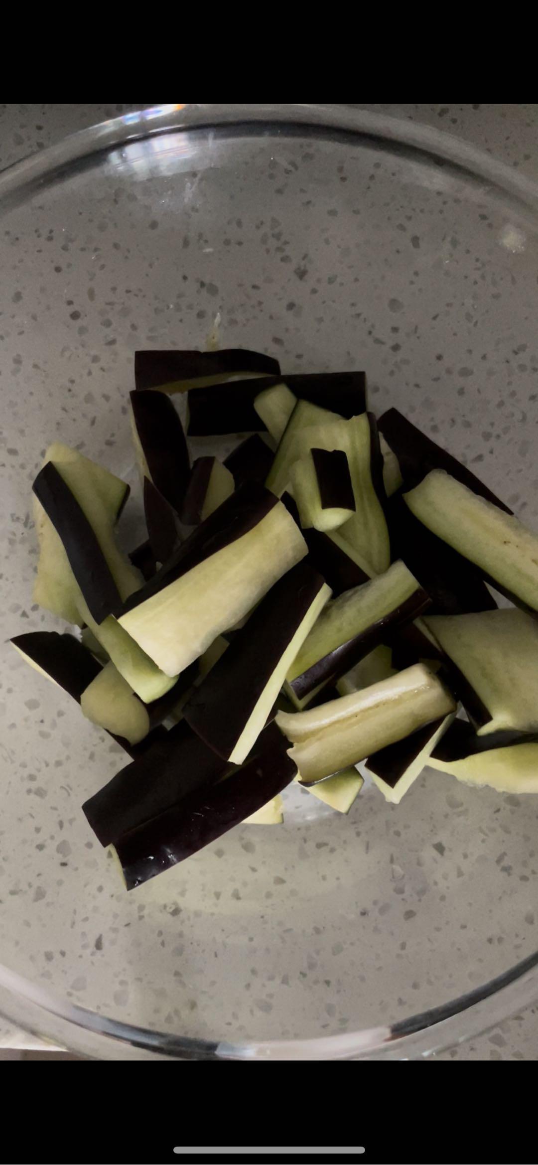 魚香茄子（不用過油）的做法-魚香味炒菜譜