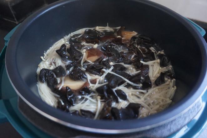 炒素三菌的做法-家常味炒菜譜