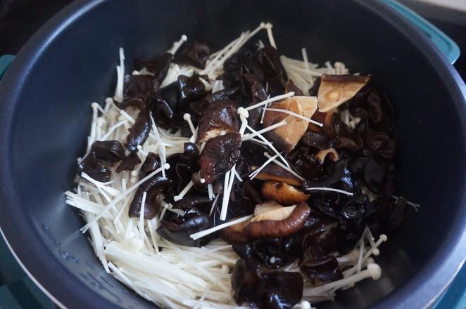 炒素三菌的做法-家常味炒菜譜