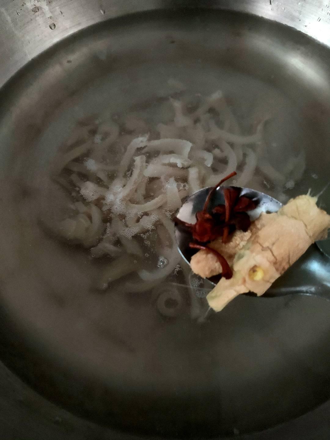 豬皮凍的做法-家常味拌菜譜