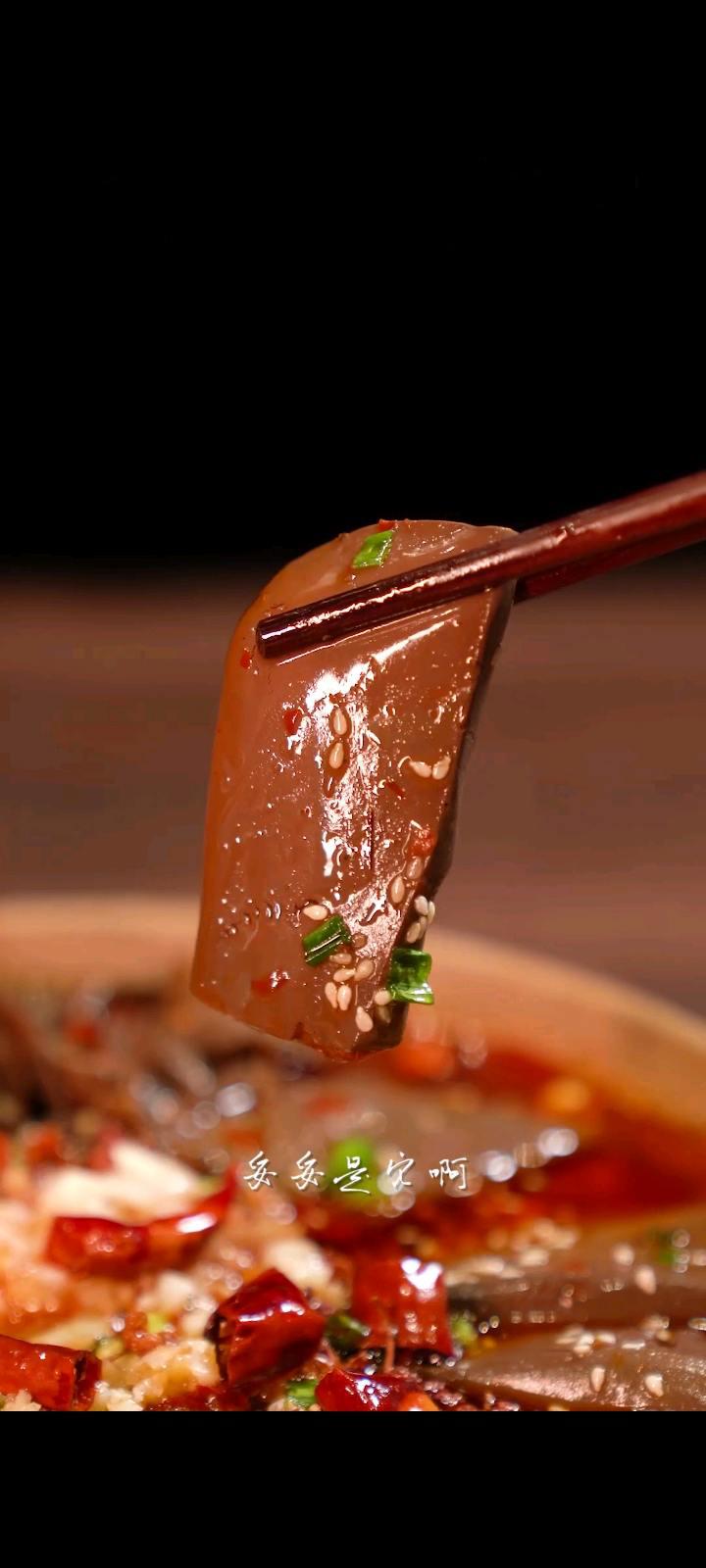 經(jīng)典川菜毛血旺，應(yīng)該沒(méi)人不愛(ài)吧的做法-香辣味煮菜譜