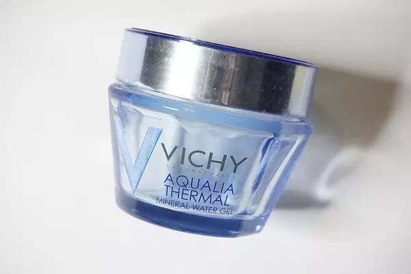  不同膚質保濕要做到潤而不膩 這些科普不得不學 