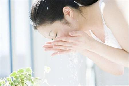 肌膚保養(yǎng)的四個好習(xí)慣，做到了皮膚就會越來越好