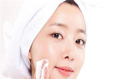 臉上護膚兩大必備品,隔離霜和防曬霜的區別所在-易網<a href=http://m.henggaotouzi.com/ target=_blank class=infotextkey>健康養生</a>網 臉上護膚兩大必備品,隔離霜和防曬霜的區別所在