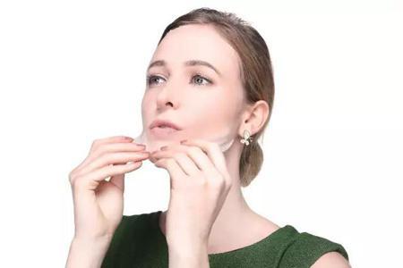 女性皮膚粗糙、干燥怎么辦，四個小方法養出緊致肌膚