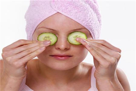 淡化臉上斑點的三大辦法，日常生活多加注意