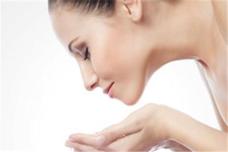 如何改善敏感肌成女性關注的要點?應該如何避免,記住這3點-易網<a href=http://m.henggaotouzi.com/ target=_blank class=infotextkey>健康養生</a>網 如何改善敏感肌成女性關注的要點?應該如何避免,記住這3點