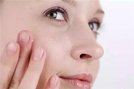 肌膚毛孔空隙的三種不同類型，女性都想了解的護膚小知識