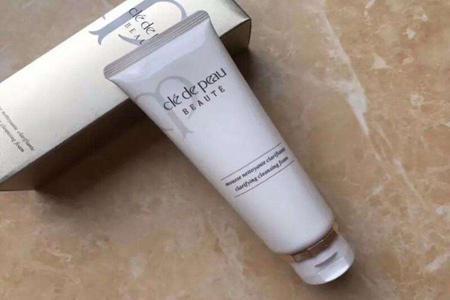 油性皮膚適合的洗面奶品牌，溫和清潔減少痘痘困擾