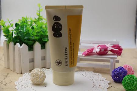 油性皮膚適合的洗面奶品牌，溫和清潔減少痘痘困擾