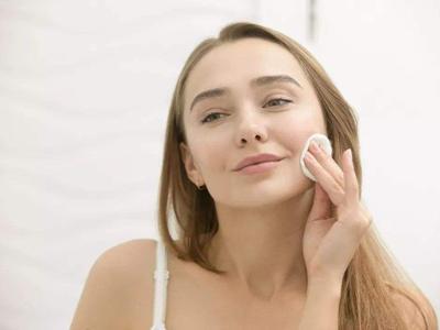 秋季如何減少肌膚油光，教你護(hù)膚美容三個(gè)方法